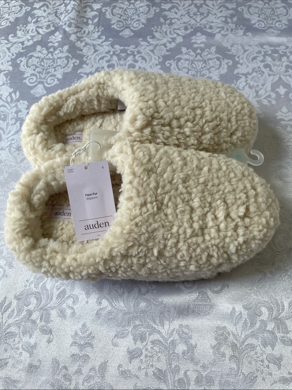 NWT Auden Cozy Cream Shearling Slipper Mules.  Size 8. - Picture 3 of 4